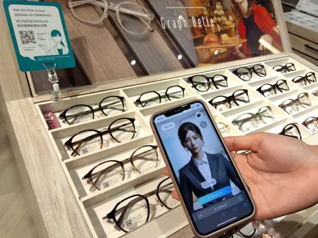 QRコードから自分のスマホで対話が可能